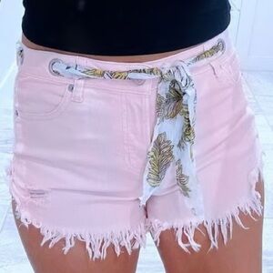 NWT Altar’d State Pink Raw Hem Shorts with Tie Scarf Belt. Size 25